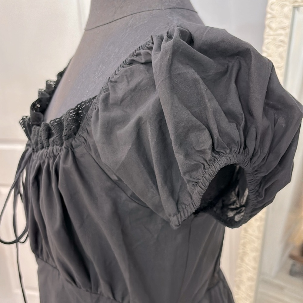 White Birch boho dress. Smock back creates a great fit. Button front & lace. - Picture 3 of 5